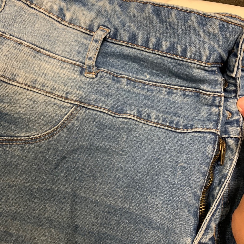 Jeans - Picture 4 of 5